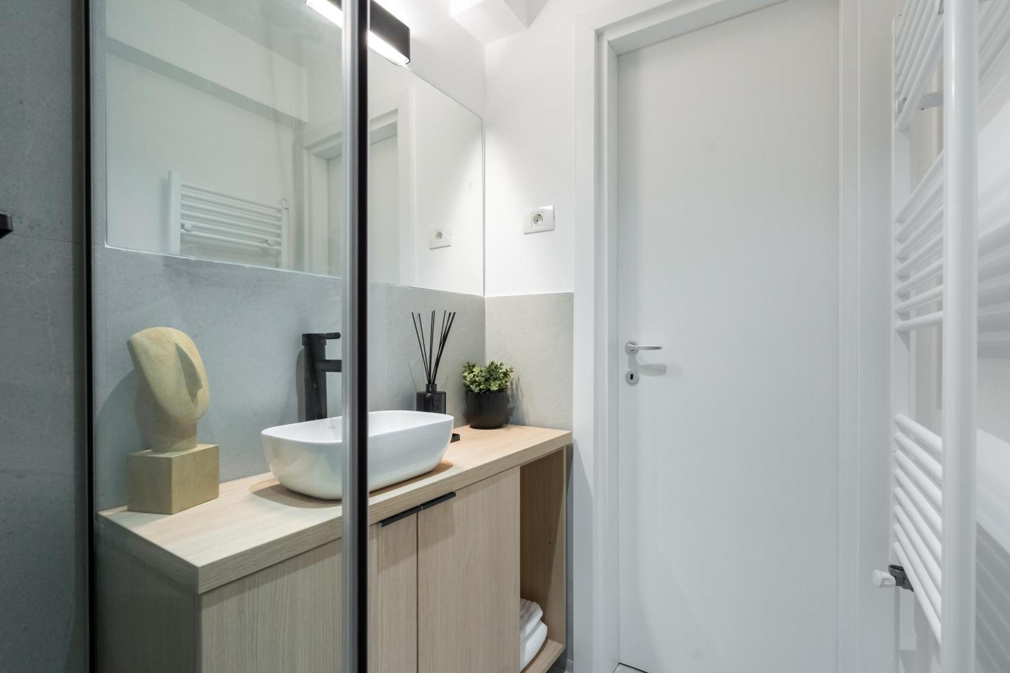 Majestic Downtown Apartment บูคาเรสต์ ภายนอก รูปภาพ